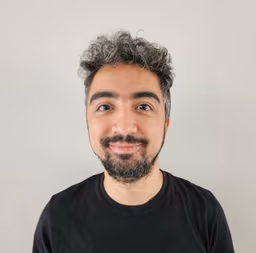 Portrait of Sepehr Sabbagh-pour, editor of SmartHomeGym